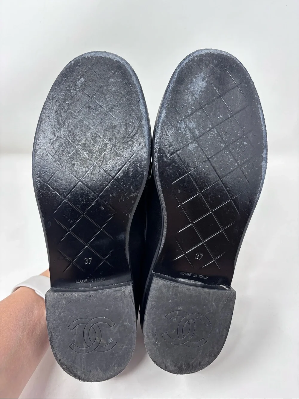 Chanel CC Turnlock Foldover Quilted Loafer Slip On Black Leather Flat size 37 EU